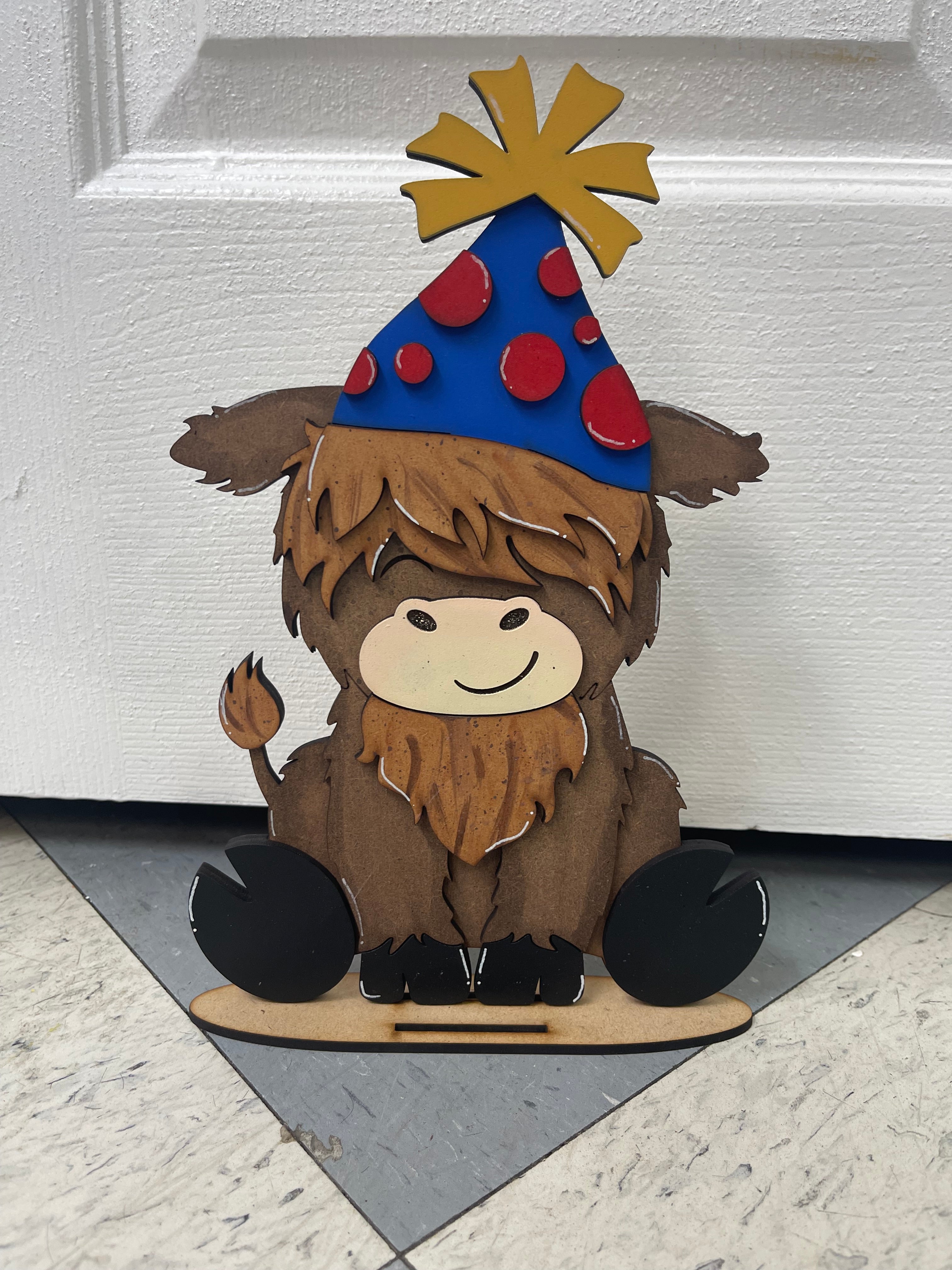 Highland Cow with Interchangeable Hats