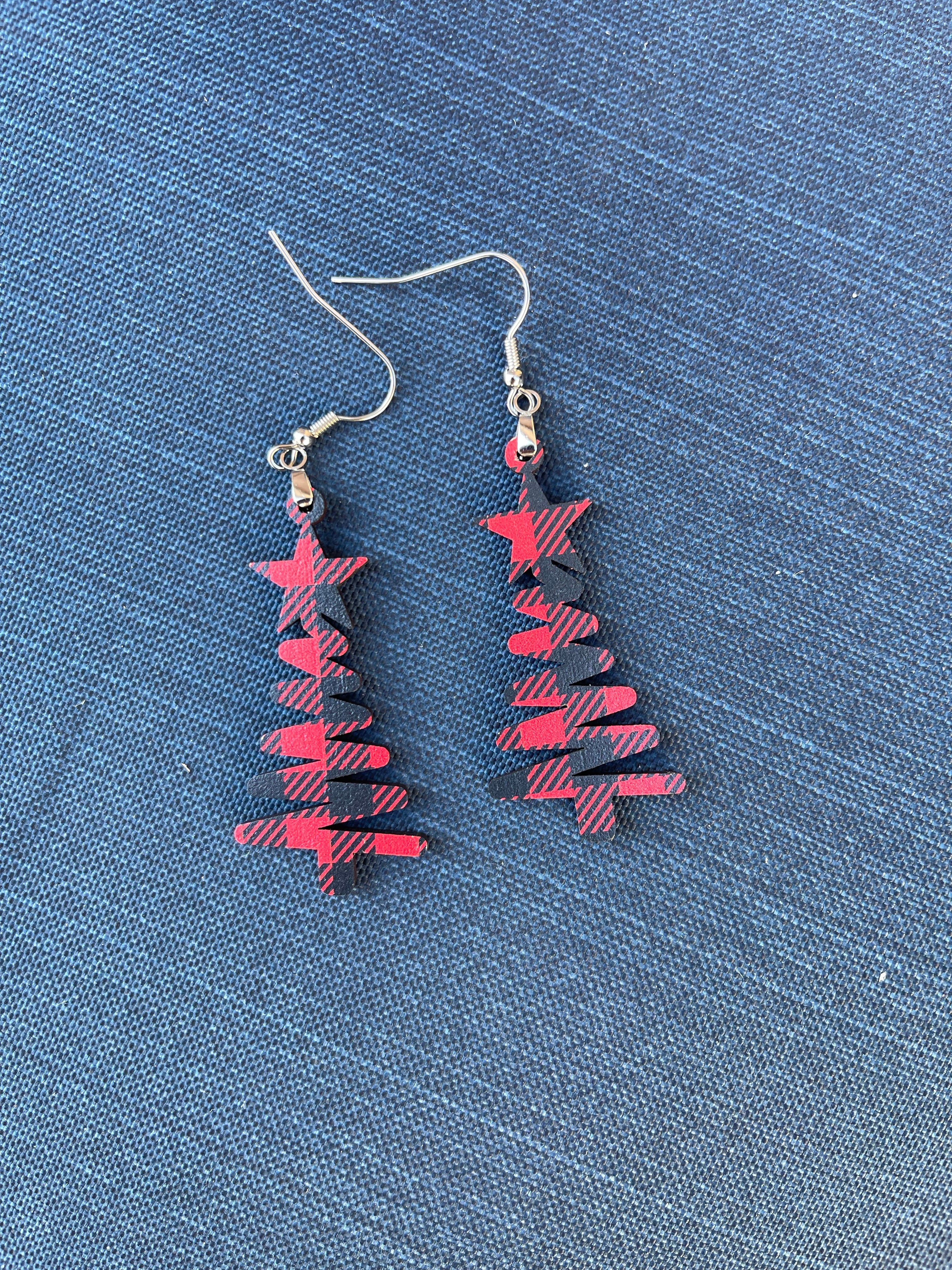 Buffalo Plaid Star Doodle Christmas Tree Dangle Earrings